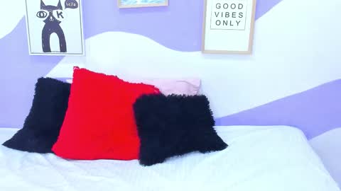 Snapshot of violeta_1404 chatting on November 2025 01:48:02 PM violeta_1404 online show from November 2025 01:48:02 PM