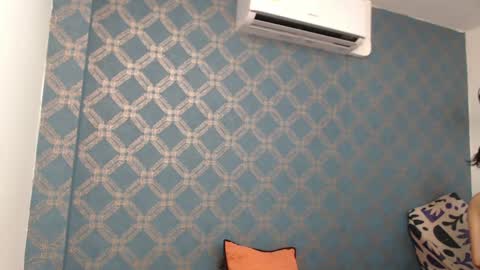 Snapshot of violeta_cute18 chatting on January 2025 01:13:02 AM Violeta online show from January 2025 01:13:02 AM