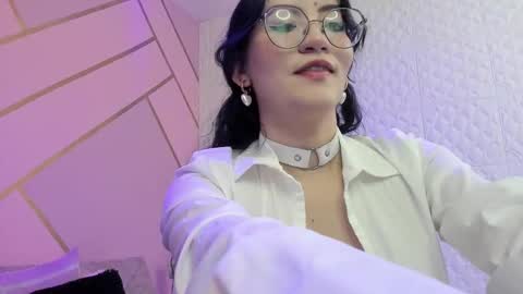 Snapshot of violeta_diazz chatting on November 2025 09:47:01 PM online show from November 2025 09:47:01 PM