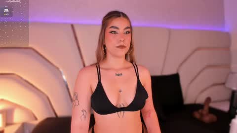Snapshot of violeta_marquez chatting on May 2026 11:37:02 AM violeta_marquez online show from May 2026 11:37:02 AM