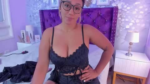 violeta_medina online show from September 2025 10:19:01 AM