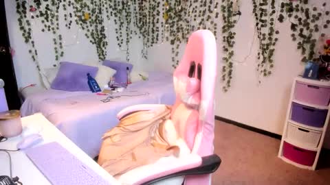 Snapshot of violeta_milleer chatting on October 2025 04:58:01 PM Violeta online show from October 2025 04:58:01 PM