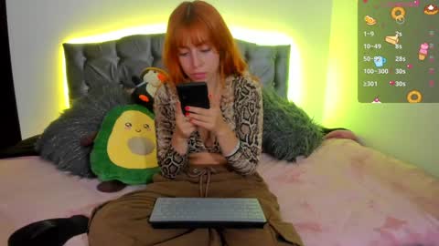 Violeta  Help me reach 150 thumbs up    online show from December 2024 10:56:02 PM