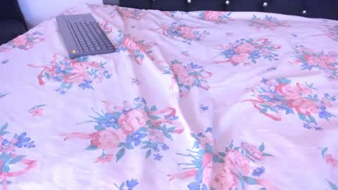 Snapshot of violetadumsper chatting on September 2025 03:11:01 AM VioletaDums online show from September 2025 03:11:01 AM