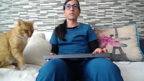 Violeta Gmez online show from November 2025 04:39:01 PM