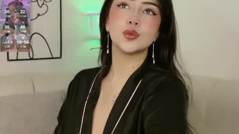 Snapshot of violetblacke_ chatting on May 2026 02:12:01 PM Violetta online show from May 2026 02:12:01 PM