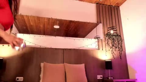 Violet online show from December 2025 12:36:02 PM