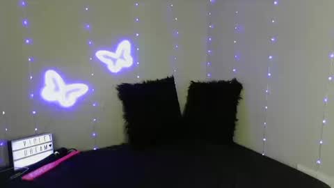 Snapshot of violetdream888 chatting on October 2025 09:14:02 PM VioletDream online show from October 2025 09:14:02 PM