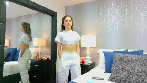 Snapshot of violetgracce chatting on February 2026 03:08:01 PM Violet Grace online show from February 2026 03:08:01 PM