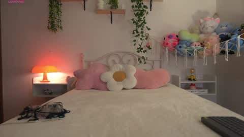 violeth___ online show from July 2026 11:02:01 AM