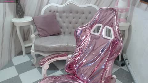 violeth_b online show from December 2024 12:40:02 PM