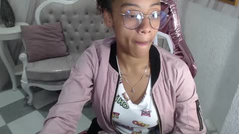 violeth_b online show from December 2024 12:45:02 PM