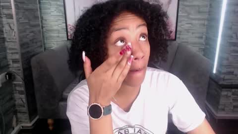 violeth_b online show from September 2025 12:38:02 PM