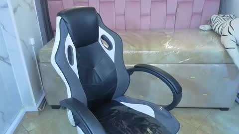 violeth_b online show from March 2026 12:44:01 PM