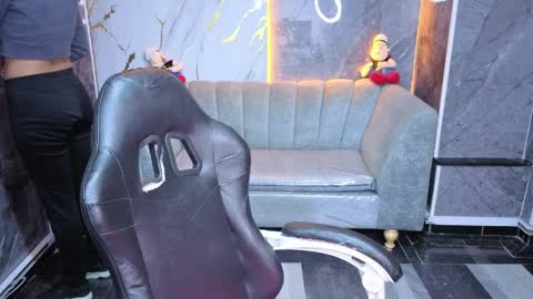 violeth_b online show from April 2026 01:00:02 PM