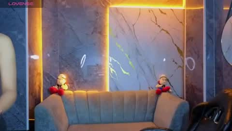 violeth_b online show from June 2026 01:23:02 PM