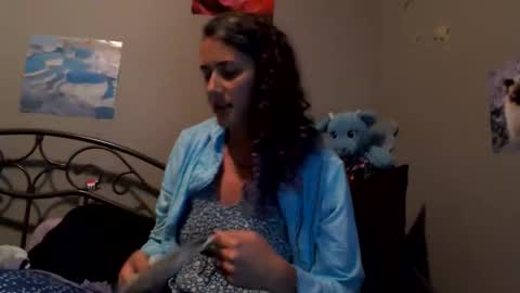 Snapshot of violethooper chatting on June 2026 03:44:01 AM Violet Hooper online show from June 2026 03:44:01 AM