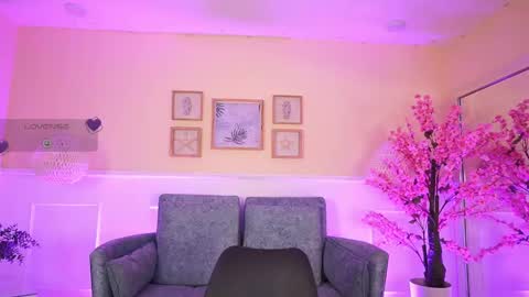 Snapshot of violetjonesx chatting on May 2026 11:39:02 AM violetjonesx online show from May 2026 11:39:02 AM