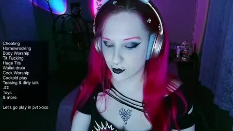 Violet October online show from September 2025 08:40:01 AM
