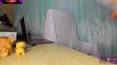 Snapshot of violetparkker chatting on October 2025 12:01:02 AM violetparkker online show from October 2025 12:01:02 AM