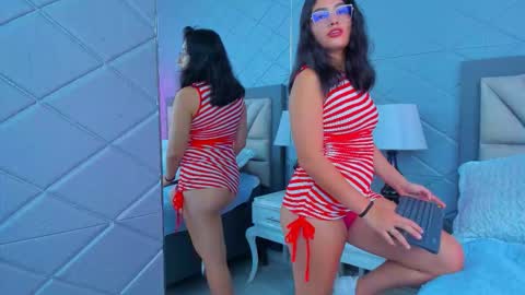 Violet Rousse online show from February 2026 06:15:01 PM