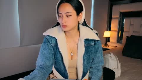 violetskinny online show from April 2026 07:22:01 PM