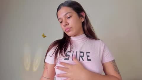 violett_24_ online show from October 2025 11:26:02 PM