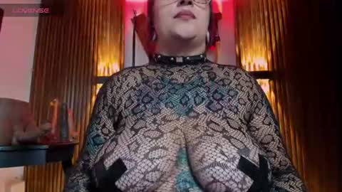 Snapshot of violett_8 chatting on July 2026 12:17:01 AM violett_8 online show from July 2026 12:17:01 AM