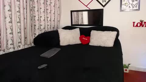 violetta_afrodita online show from November 2025 04:49:01 PM