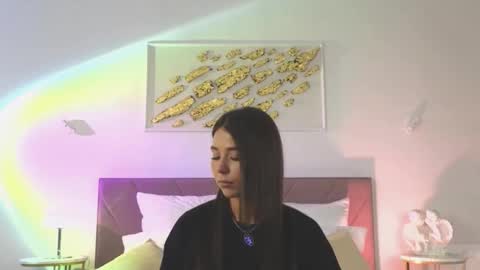 Snapshot of violetta_finch chatting on November 2025 12:49:01 PM violetta_finch online show from November 2025 12:49:01 PM