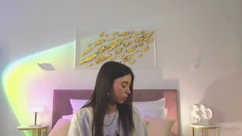 Snapshot of violetta_finch chatting on December 2025 10:31:01 AM violetta_finch online show from December 2025 10:31:01 AM