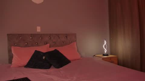 Snapshot of violetta_swift_ chatting on December 2024 07:49:02 AM violetta independent model online show from December 2024 07:49:02 AM