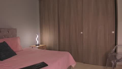 Snapshot of violetta_swift_ chatting on January 2025 07:07:01 AM violetta independent model online show from January 2025 07:07:01 AM