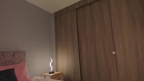 Snapshot of violetta_swift_ chatting on March 2025 06:32:01 AM violetta independent model online show from March 2025 06:32:01 AM