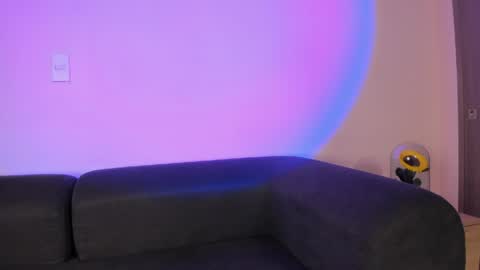 violetta independent model online show from April 2026 03:01:01 AM