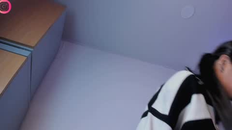 Violettaa online show from April 2026 07:45:01 AM