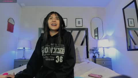 Violettaa online show from April 2026 07:19:01 PM