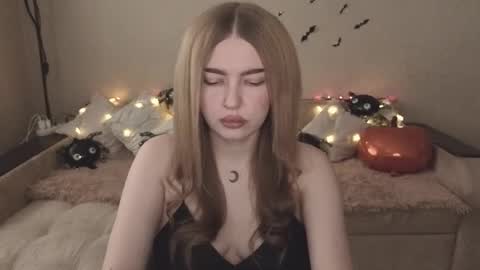 Snapshot of violettaotis chatting on October 2025 09:57:01 AM ViolettaOtis online show from October 2025 09:57:01 AM