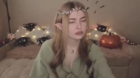 Snapshot of violettaotis chatting on October 2025 11:22:01 AM ViolettaOtis online show from October 2025 11:22:01 AM