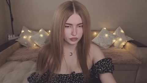 Snapshot of violettaotis chatting on November 2025 12:05:01 PM ViolettaOtis online show from November 2025 12:05:01 PM