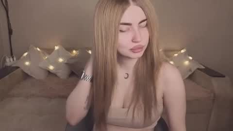 Snapshot of violettaotis chatting on November 2025 09:08:02 AM ViolettaOtis online show from November 2025 09:08:02 AM