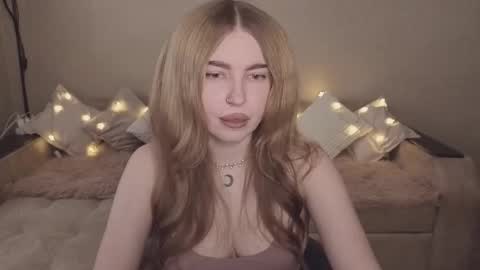 Snapshot of violettaotis chatting on November 2025 11:47:01 AM ViolettaOtis online show from November 2025 11:47:01 AM