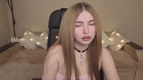 Snapshot of violettaotis chatting on November 2025 10:59:01 AM ViolettaOtis online show from November 2025 10:59:01 AM