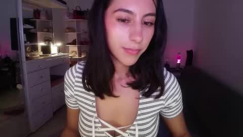 Violetta....Follow me in Twitter... online show from March 2025 04:32:01 AM