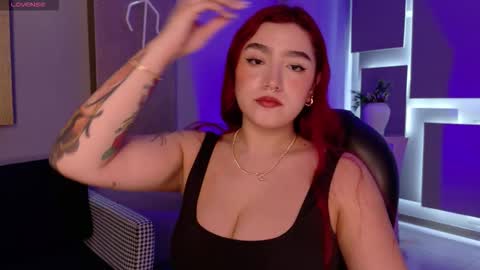 Violett Castel online show from December 2025 11:28:01 AM