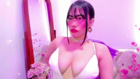 Snapshot of violette_laurent chatting on April 2026 08:25:02 PM violette_laurent online show from April 2026 08:25:02 PM
