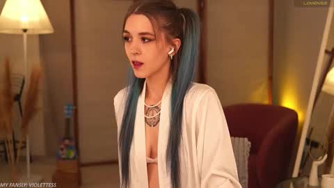 Snapshot of violettessa chatting on November 2025 12:31:02 PM violettessa online show from November 2025 12:31:02 PM