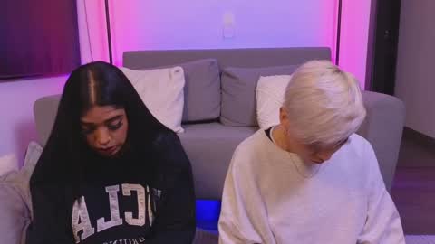 Violet online show from December 2024 02:52:01 AM