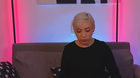 Violet online show from February 2025 01:18:02 AM