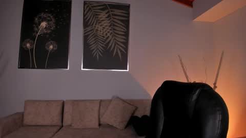 Violett  online show from September 2025 11:48:01 AM